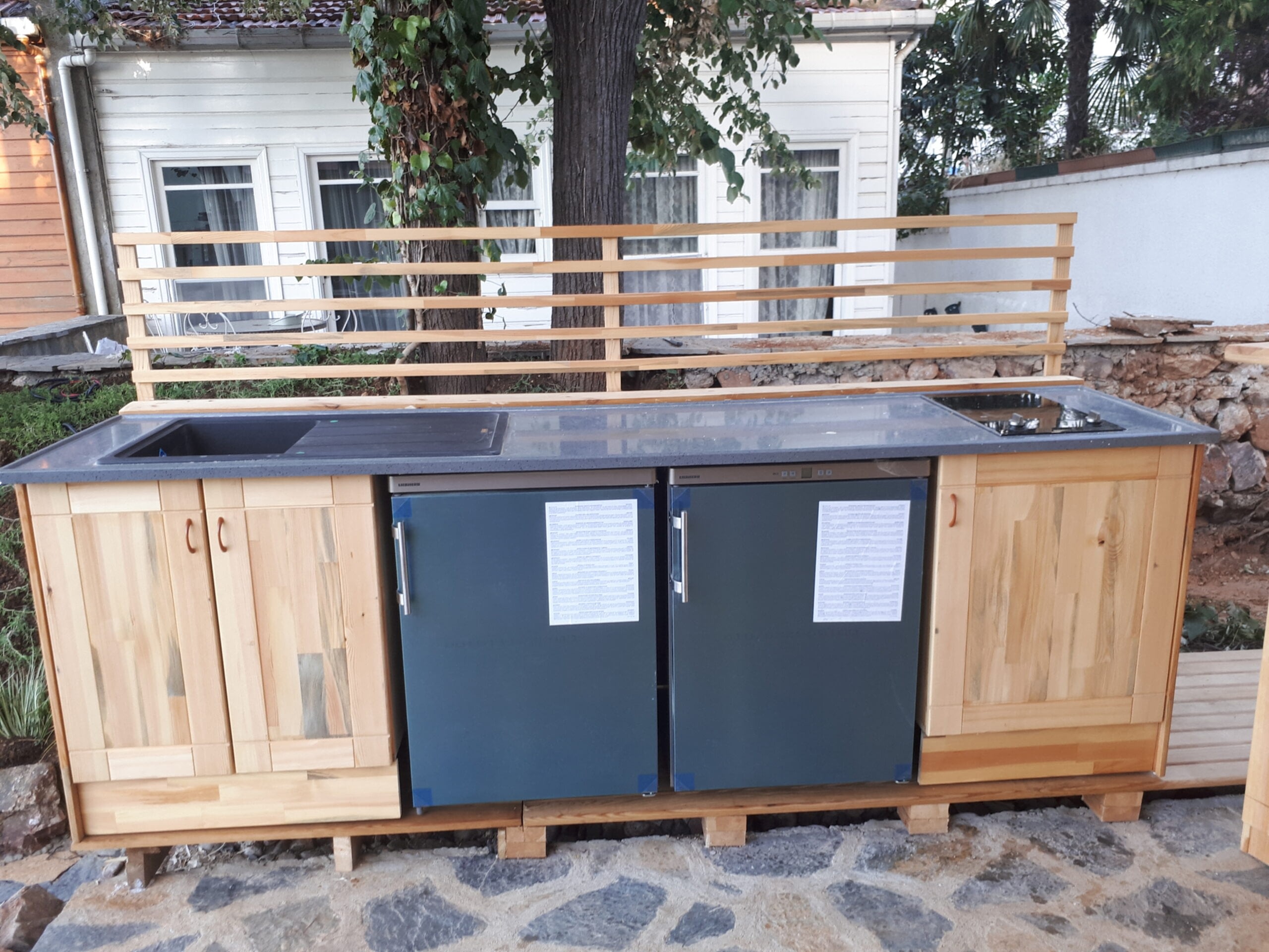 SARIYER AHŞAP BAHÇE MUTFAK, AHŞAP BAHÇE MUTFAK, KUZİNE, WORK SHOP, HOBİ EVİ, TASARIM MUTFAK, MUTFAK TEZGAH