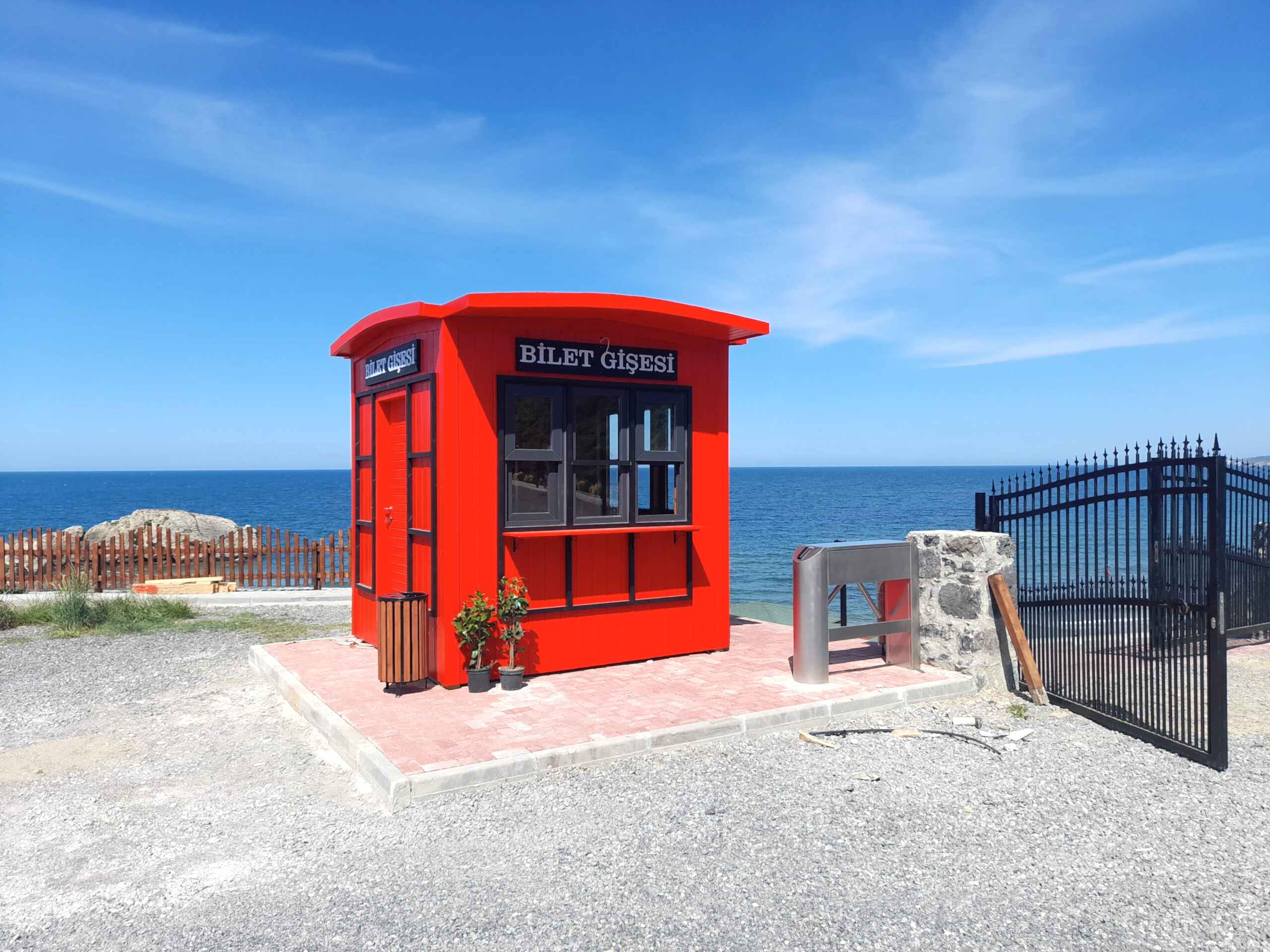 AHŞAP GİŞE TELEFON KULÜBESİ, AHŞAP BİLET GİŞESİ, AHŞAP İNGİLİZ TELEFON KULÜBESİ, AHŞAP&nbsp; GÜVENLİK ve BEKÇİ KULÜBESİ, AHŞAP SATIŞ BÜFESİ